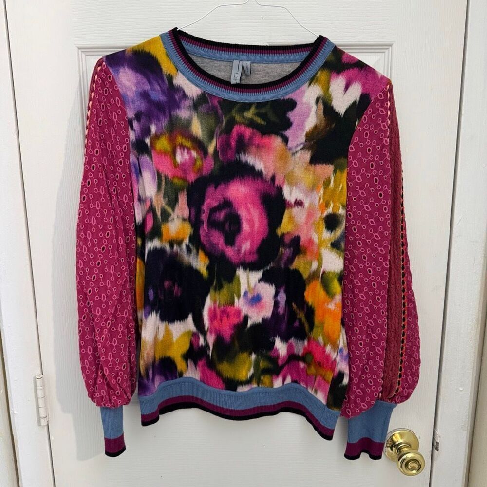 Blank London Floral Crewneck Sweater Size XS Eyelet Sleeves Pink - Picture 2 of 8